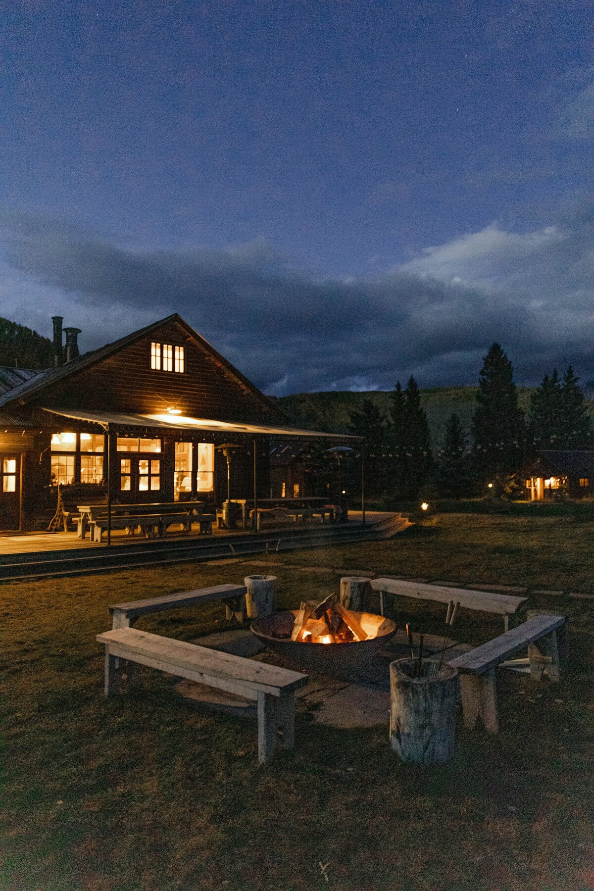 AbieLivesayPhotography-DuntonHotSpringsPhotographer-ElizabethCHristopher-Preview-88