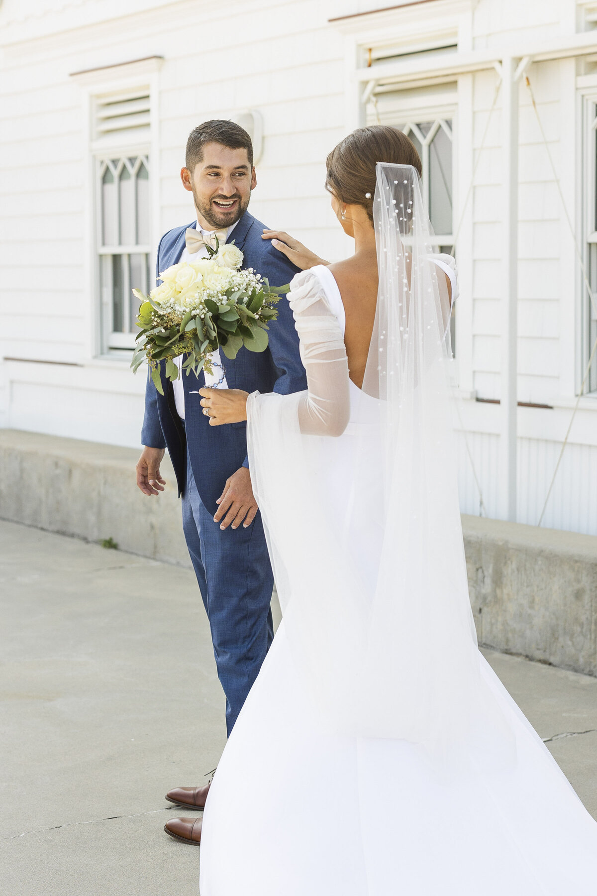 Beach Club Modern Chic Wedding with Touches of Pearl and Gold - Top East Coast Wedding Photography - Ashley Mac Photographs - New Jersey - New York - Connecticut - Rhode Island -21