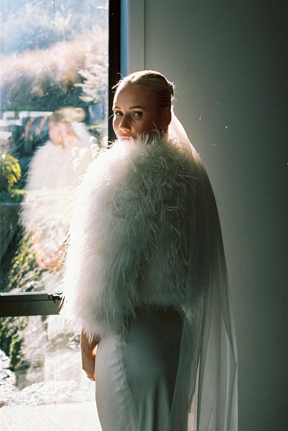 bride-fur-wedding-dress-queenstown-model