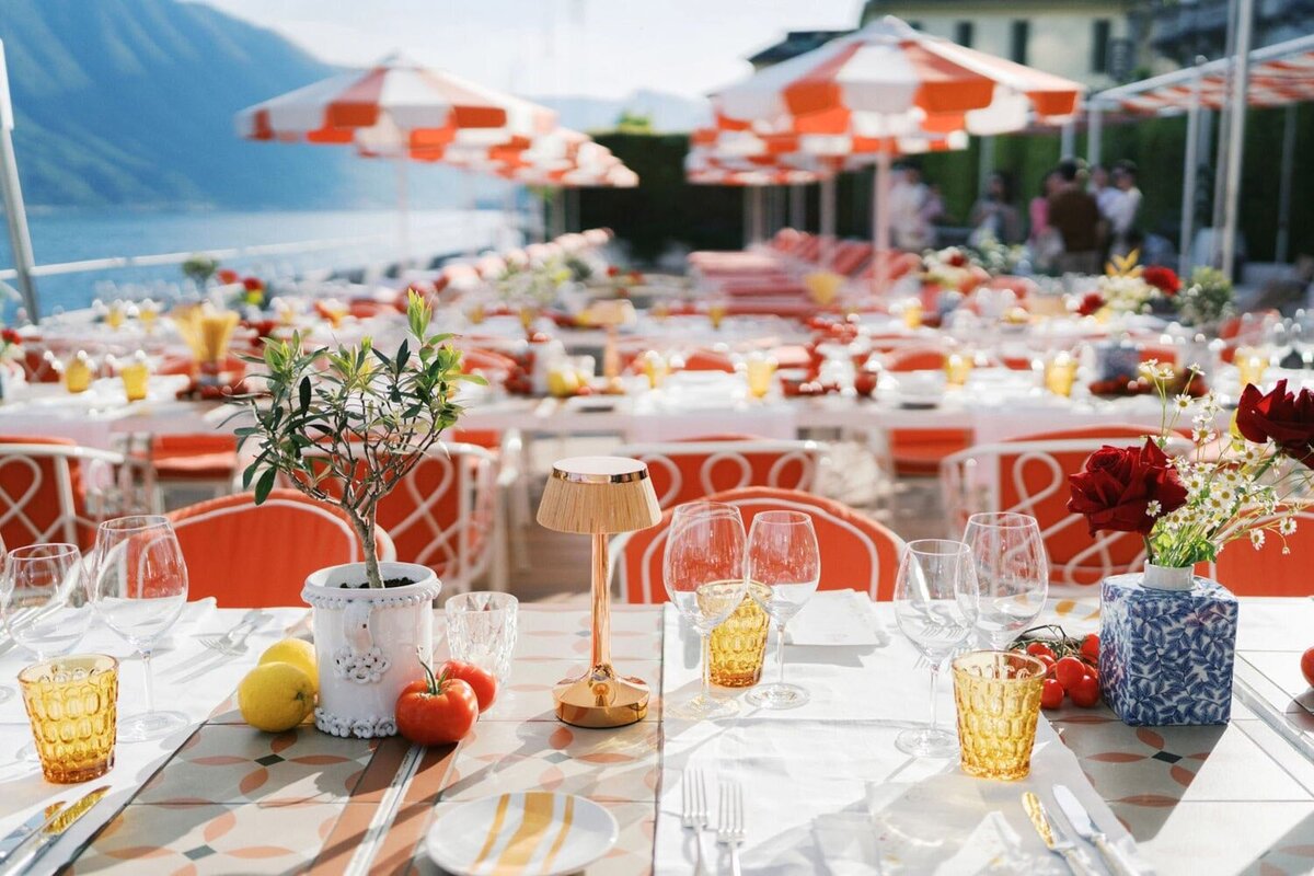Welcome party tablescape during a Grand Hotel Tremezzo wedding, by luxury destination wedding photographer Andreas K. Georgiou  