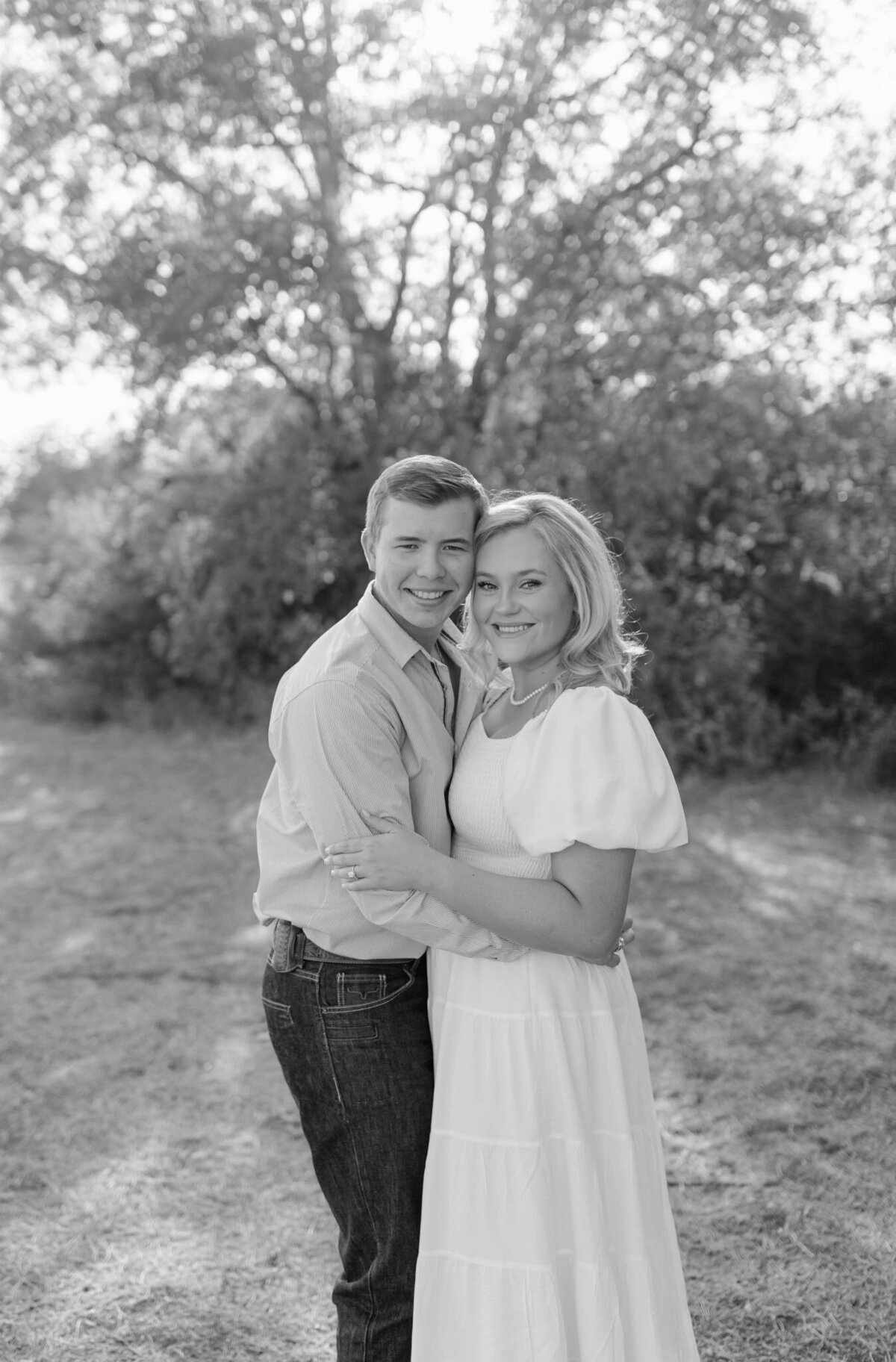 black and white engagement photo in tandy hills