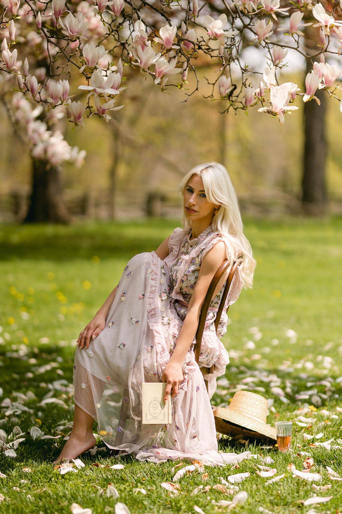 515-European-Muse-Nadia-and-Co-Capture-Timeless-Elegance-at-Iconic-Venues-5