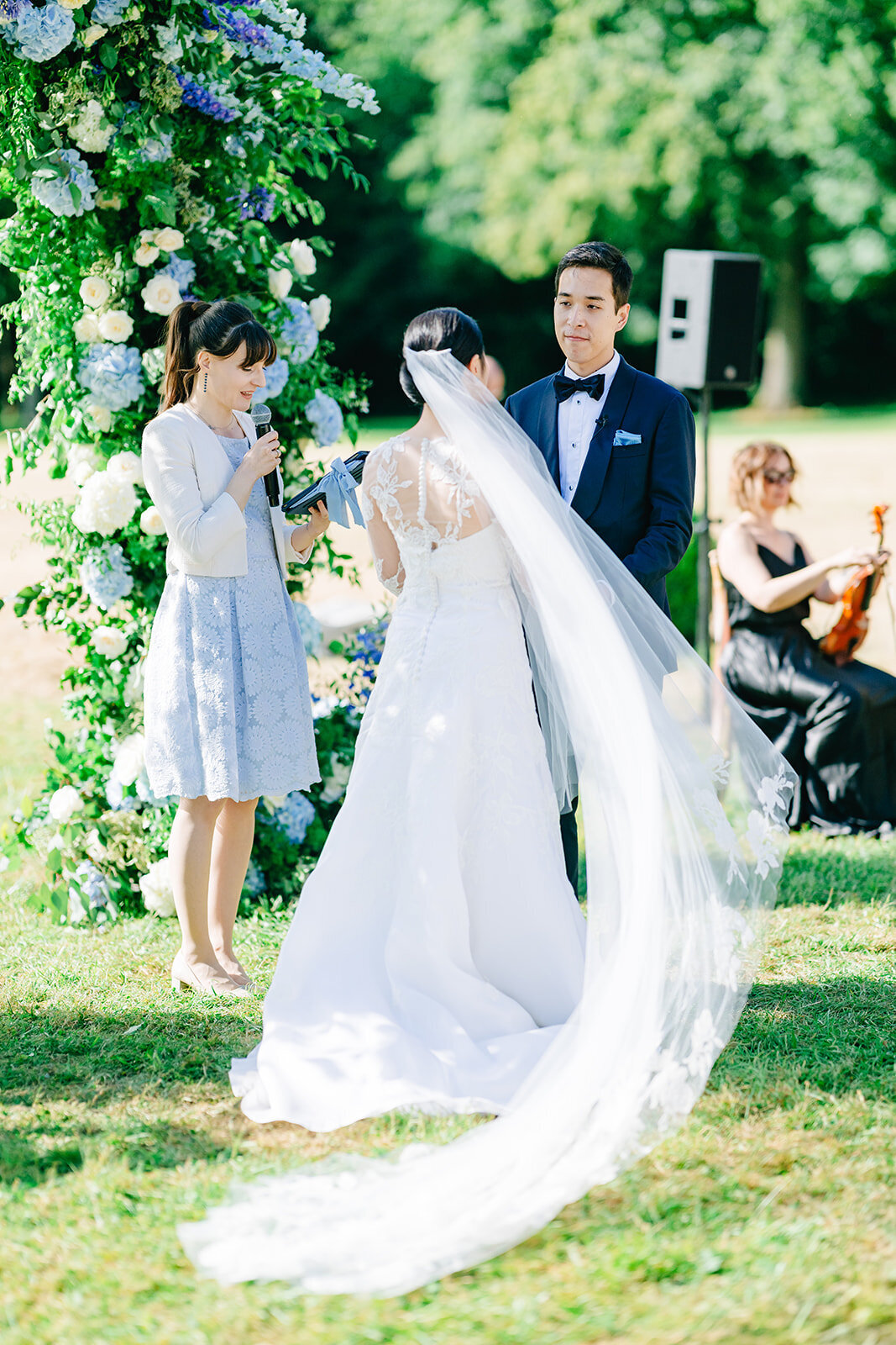 MorganeBallPhotography-Wedding-ZoeEdward-08-ChateauChamplatreux-Ceremony-213-9522