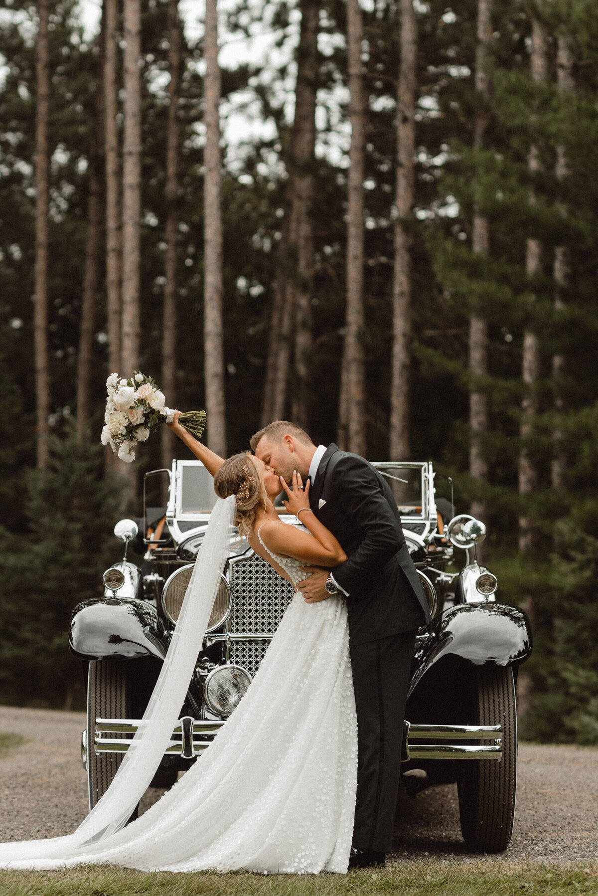 AllieJenningsPhoto-LawrenKyleWedding-SNEAKPEEKS-72