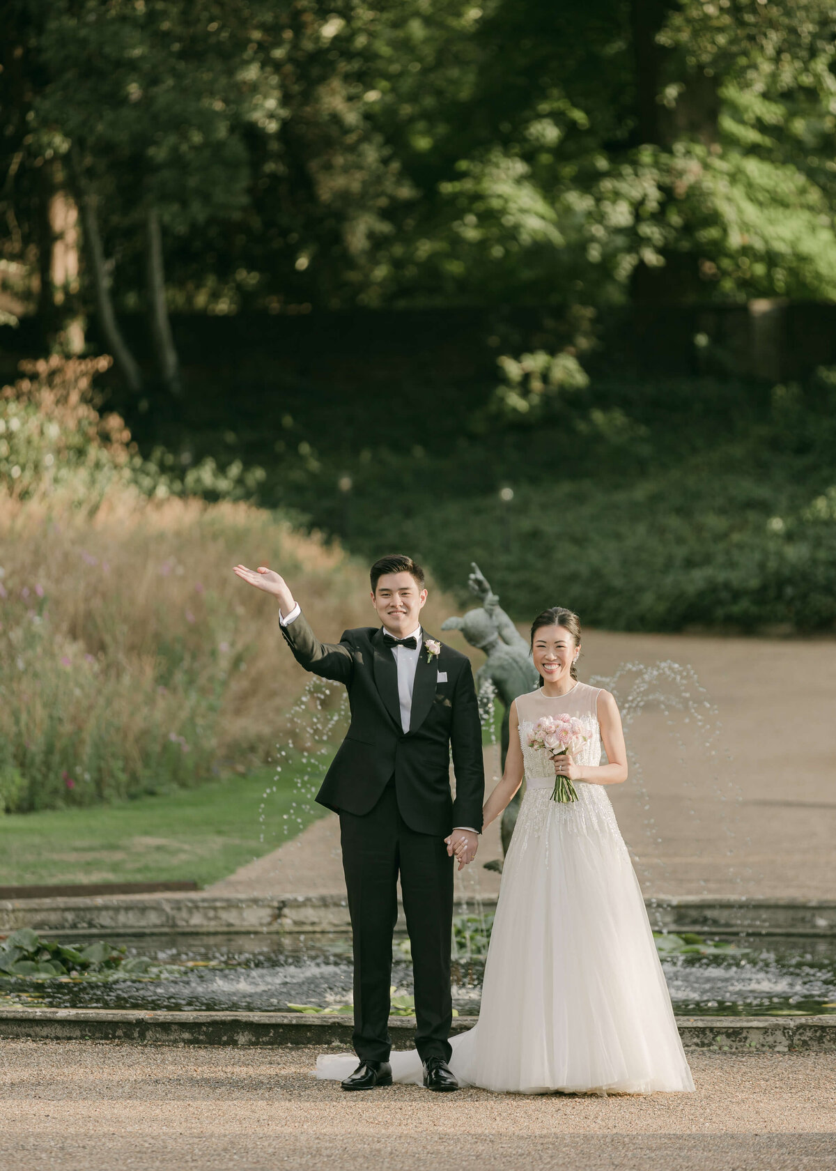 chloe-winstanley-weddings-syon-park-bride-groom-ceremony-entrance