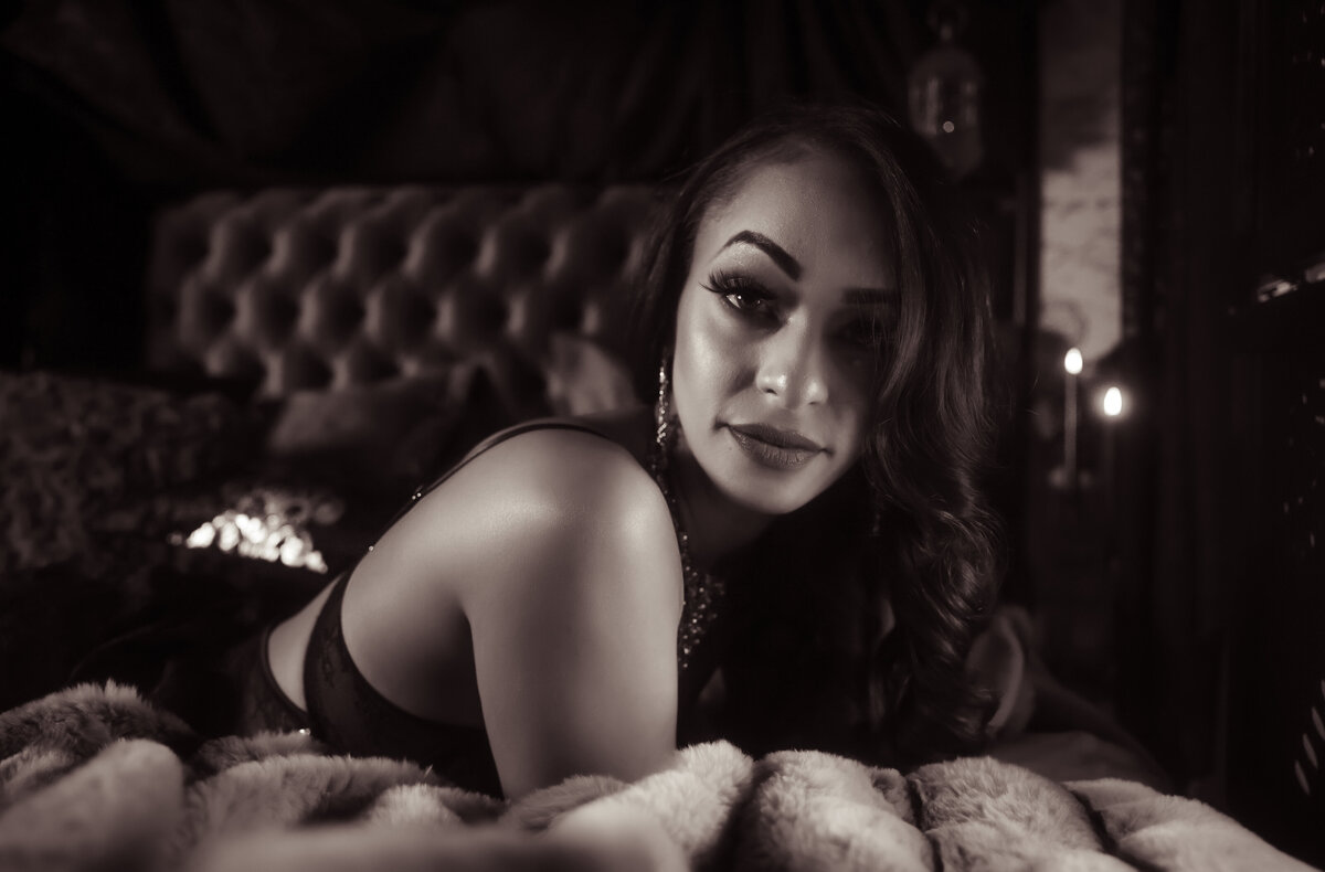 Savannah Boudoir brunette in black and white