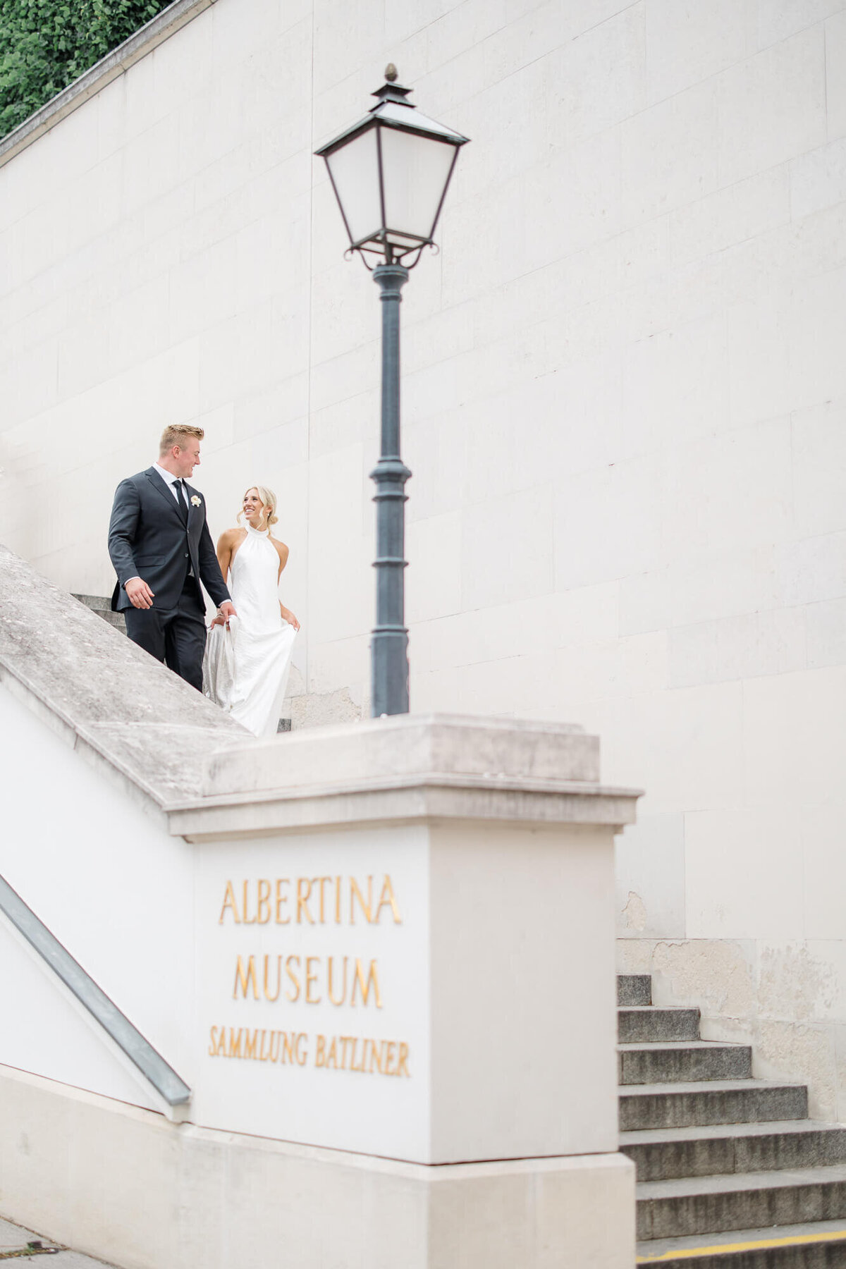 intimate-wedding-vienna-palais-coburg-nfl-player-21