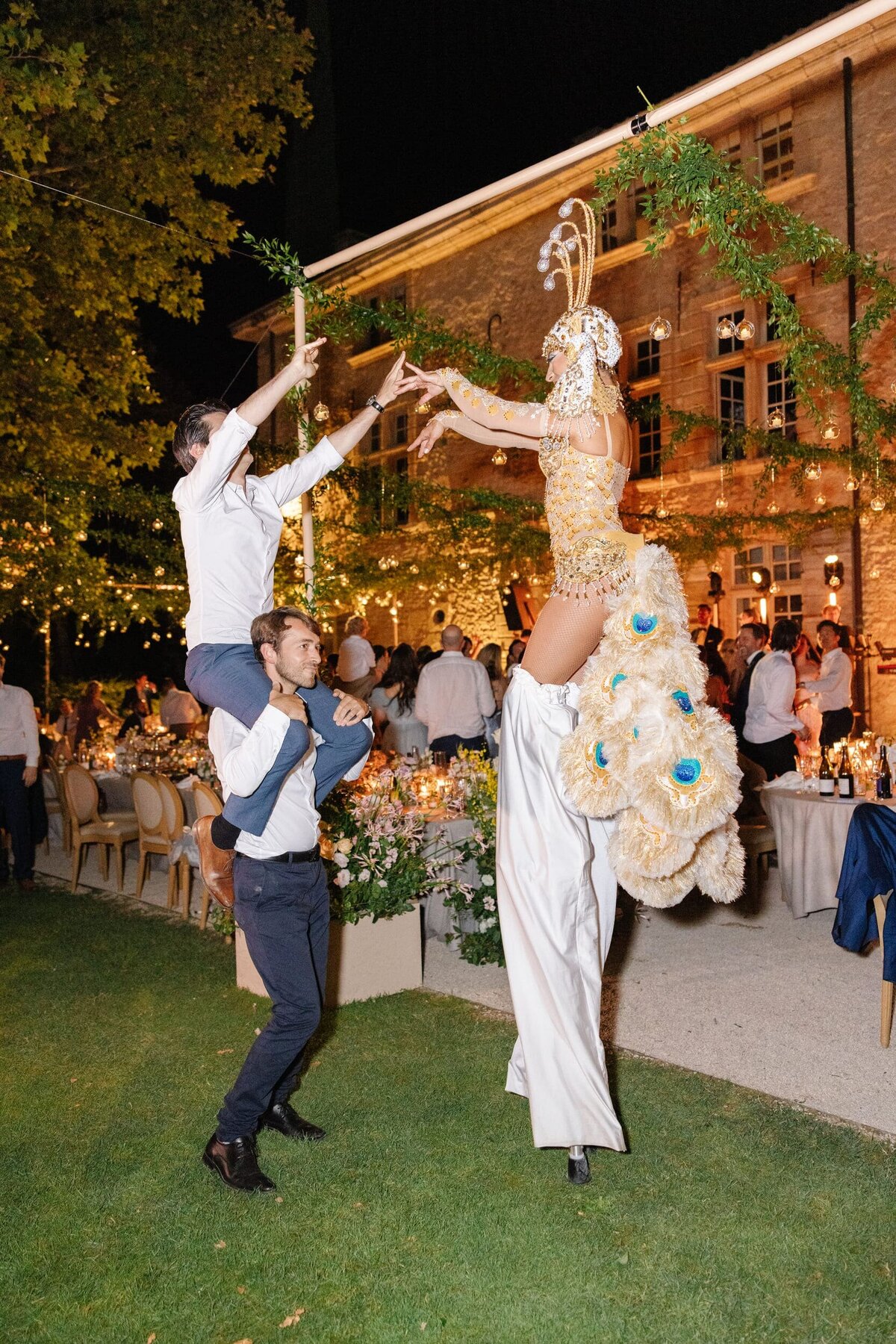 Fun-wedding-party-Provence
