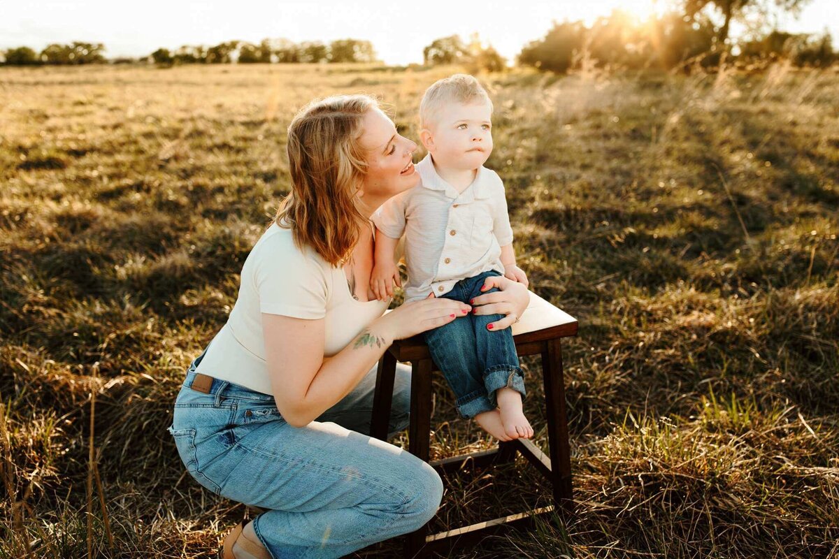 Best Motherhood photography NW Arkansas, motherhood portraits near me, mommy and me photography NW Arkansas