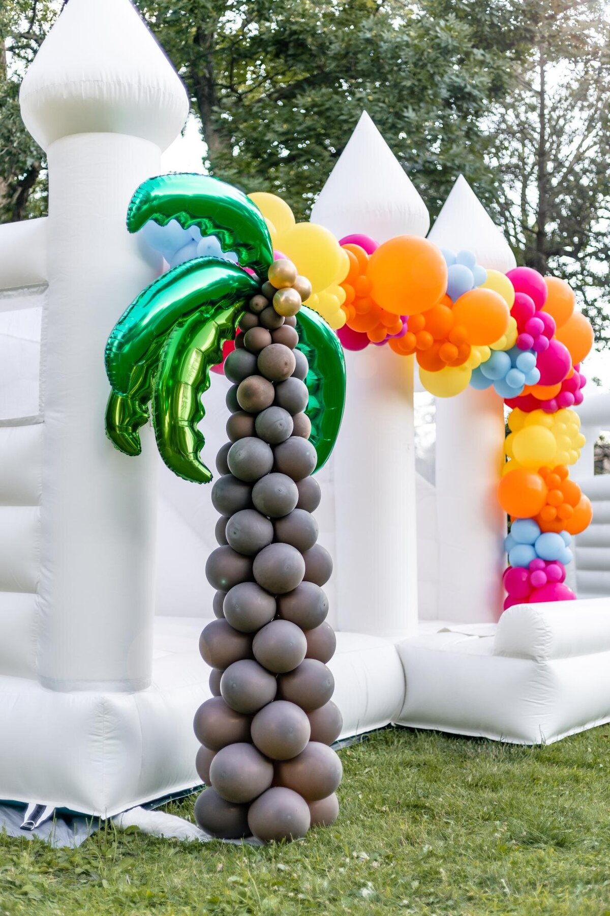 bounce house rental chicago Mauis Balloons