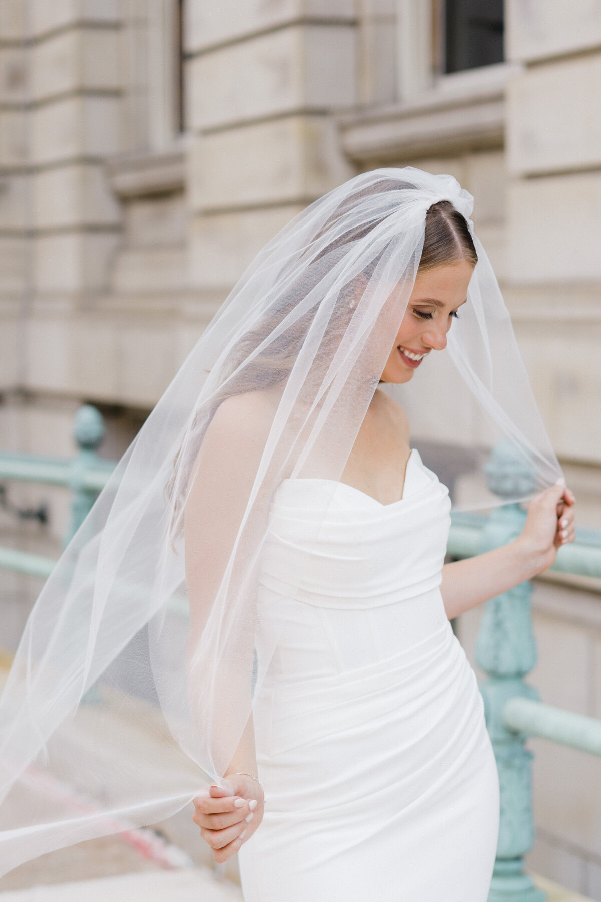 Bride-portrait-with-veil-pittsburgh