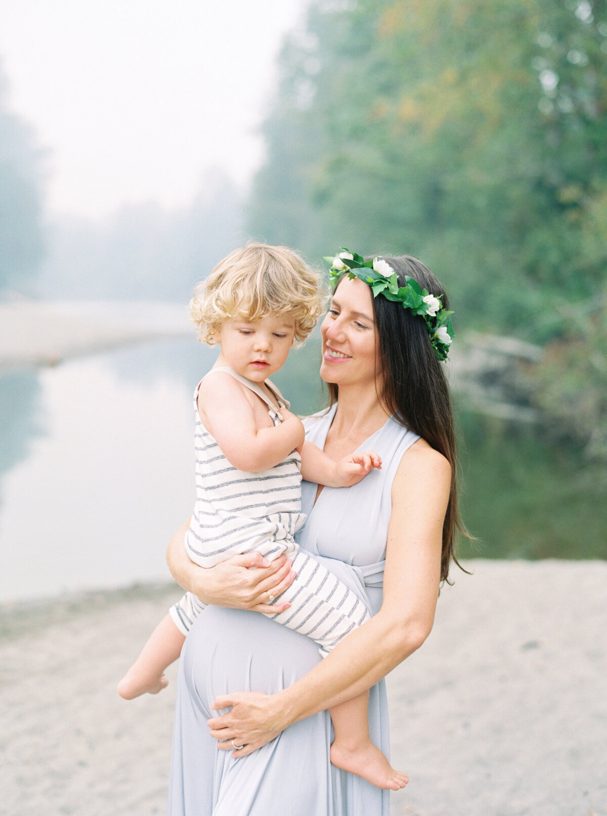 Family-maternity-photography-toddler
