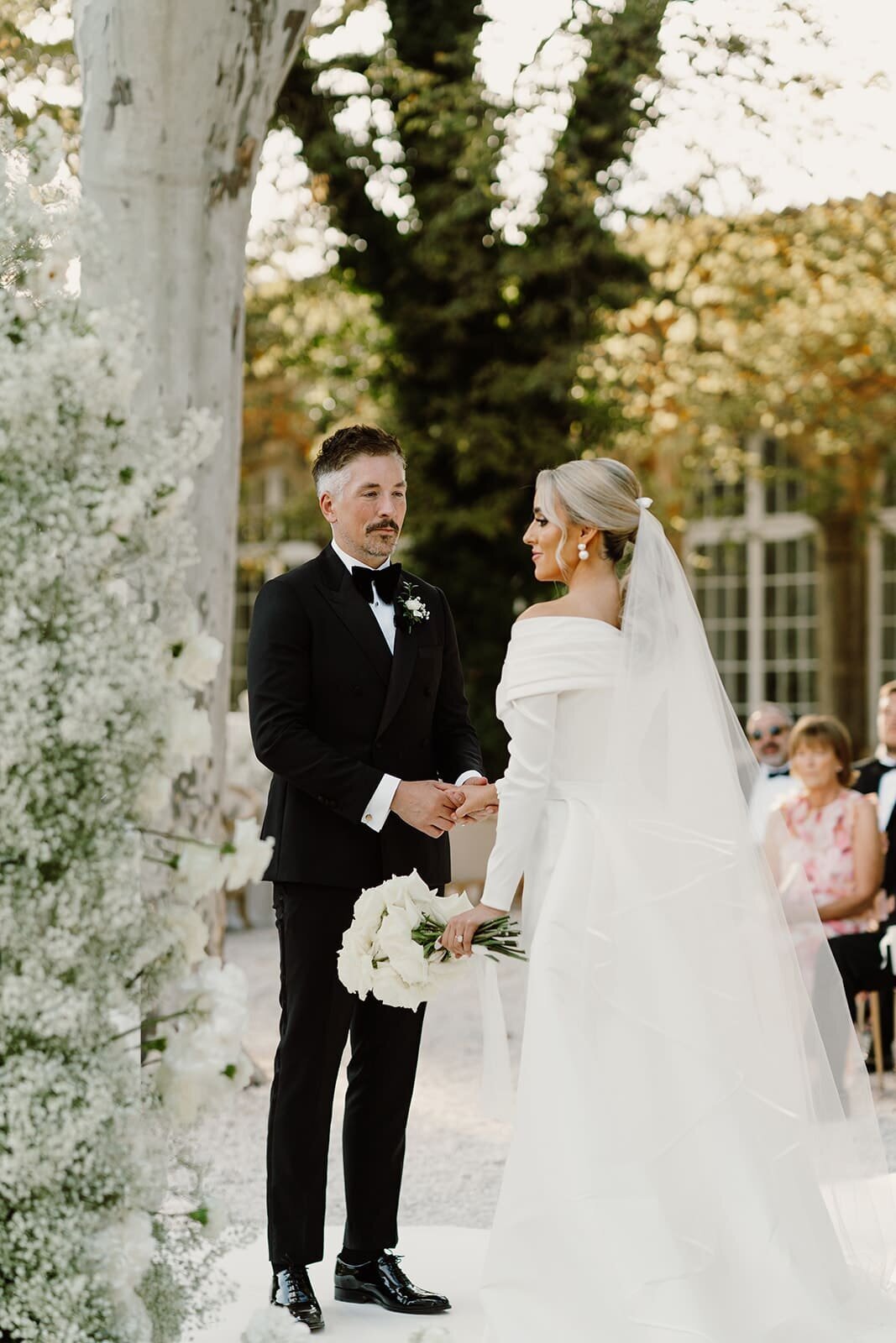 Elegant-wedding-couple-south-of-france