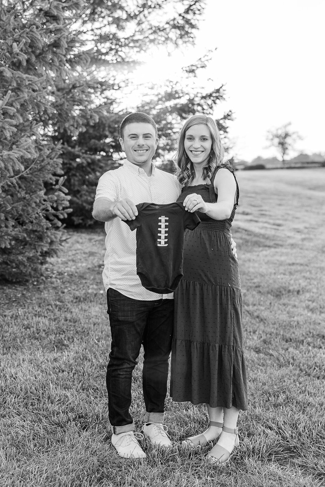 2023 Maternity Session _ Cox Hall Gardens_Alexis Fox Photography + Maternity Session + Cox Hall Gardents + Carmel + Indiana (15 of 24)