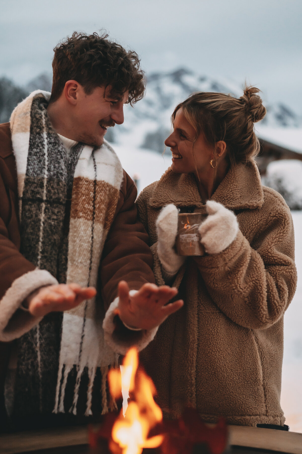 gluehwein-lagerfeuer-jufenalm-winter27