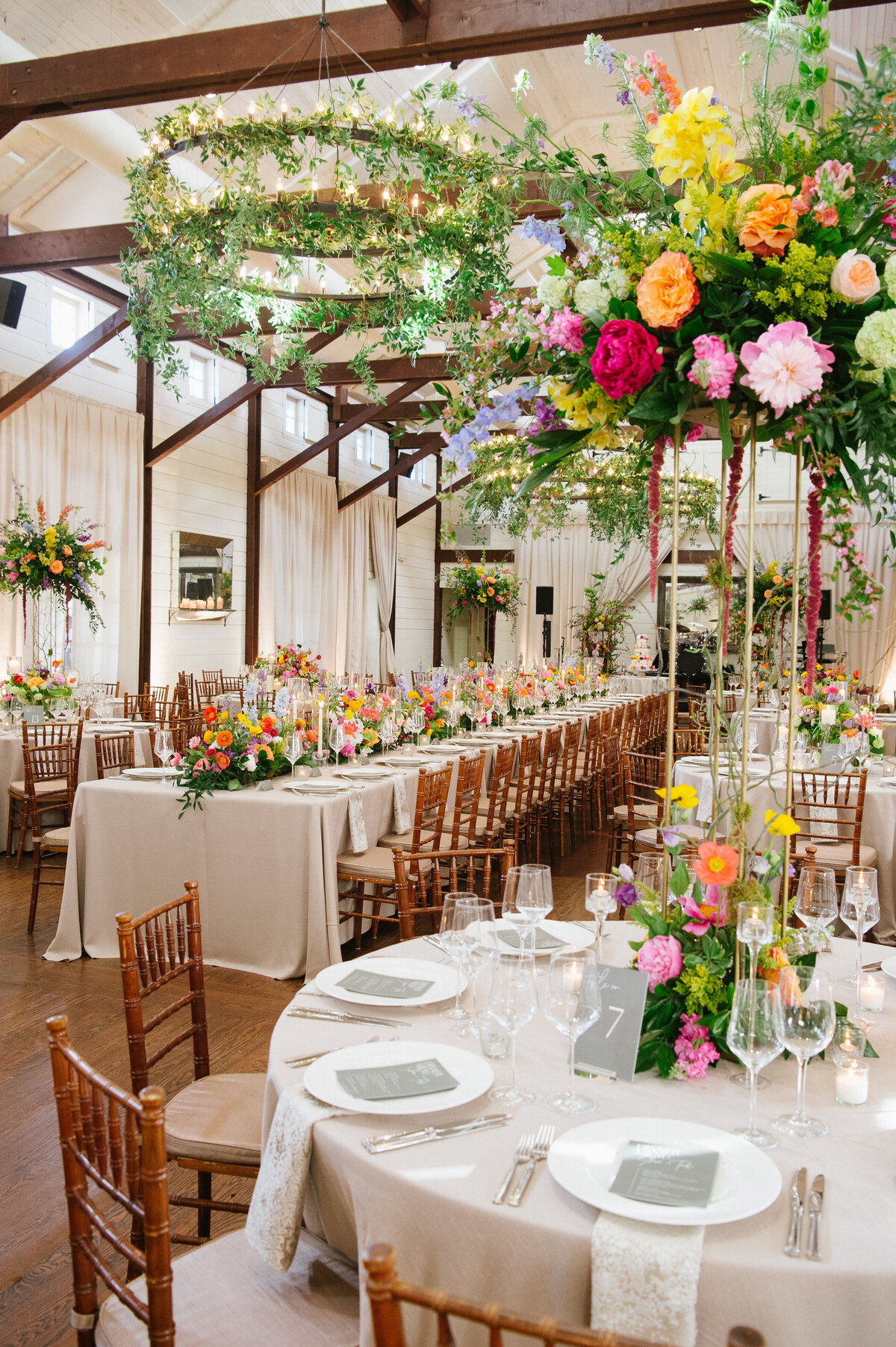 Shani&Ted-Pippin-reception-flowers-JenFariello