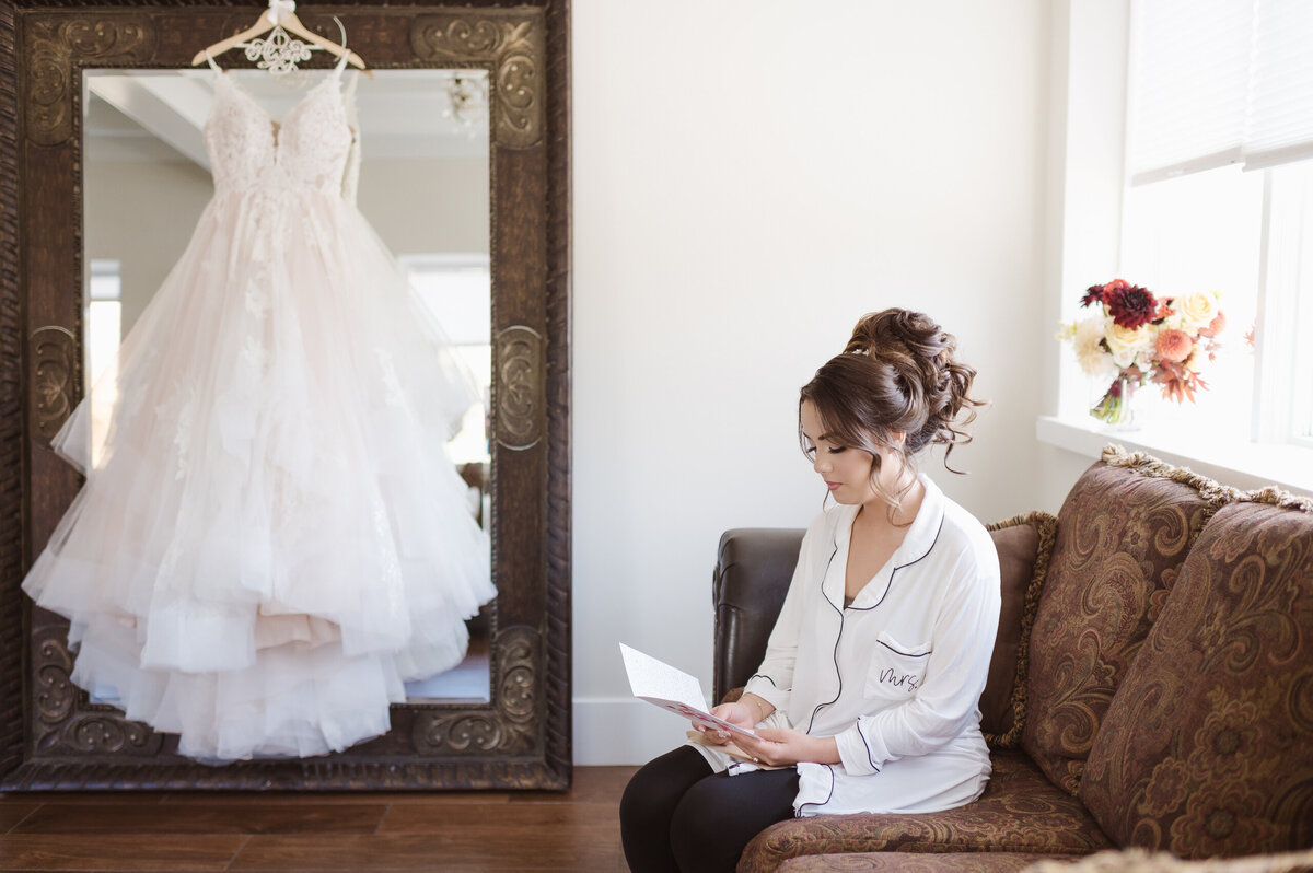 whimsical-wedding-photographer-nj-by-suess-moments-at-the-perona-farms-refinery