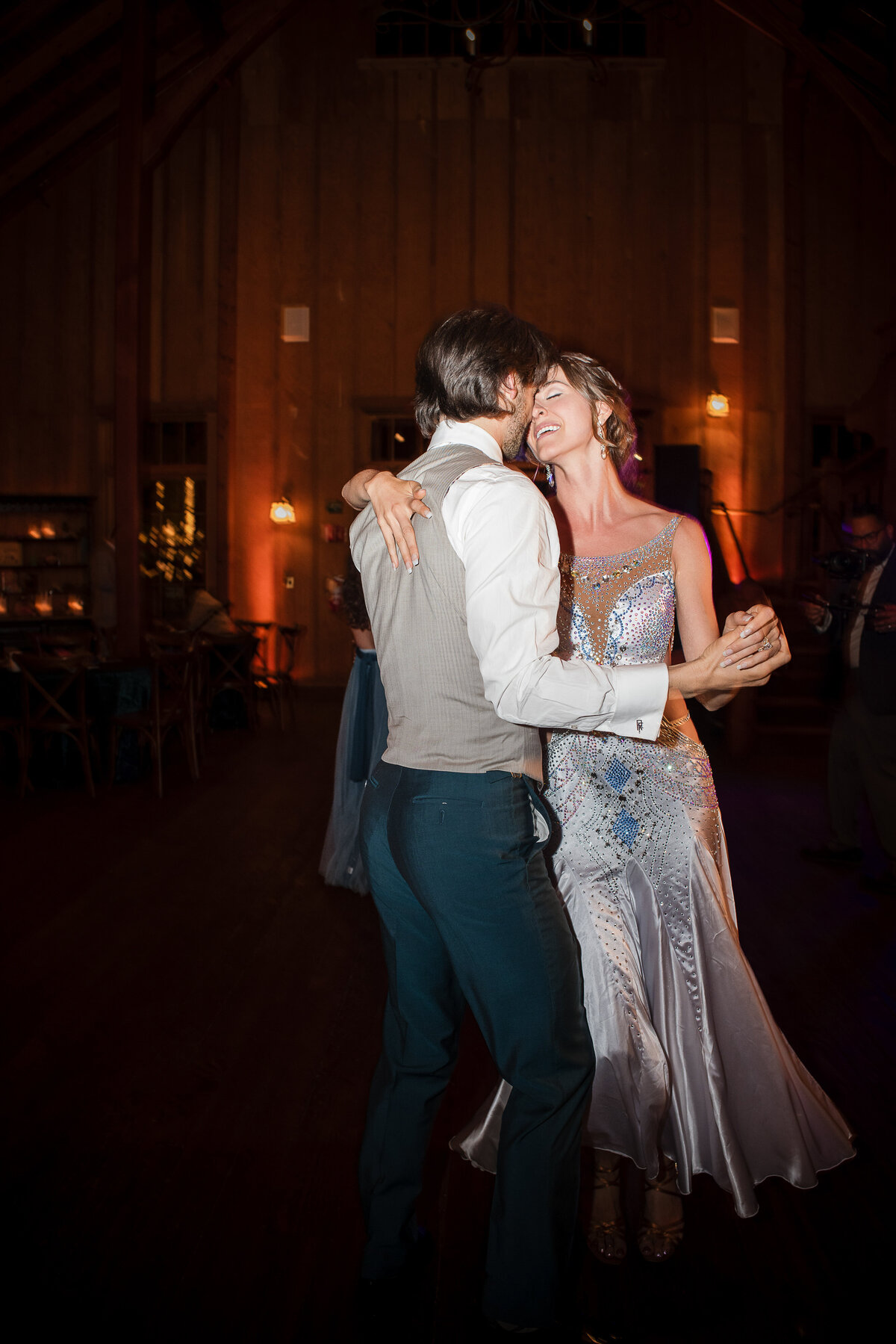 Editorial wedding photos at a destination wedding at Nestldown in Los Gatos, California