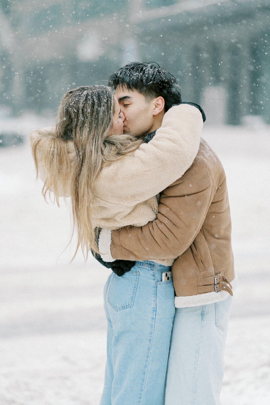 E10-Winter-snowy-engagement-photoshoot-in-Toronto-Zhan-and-Tina-2025-02-16-2500px-1042