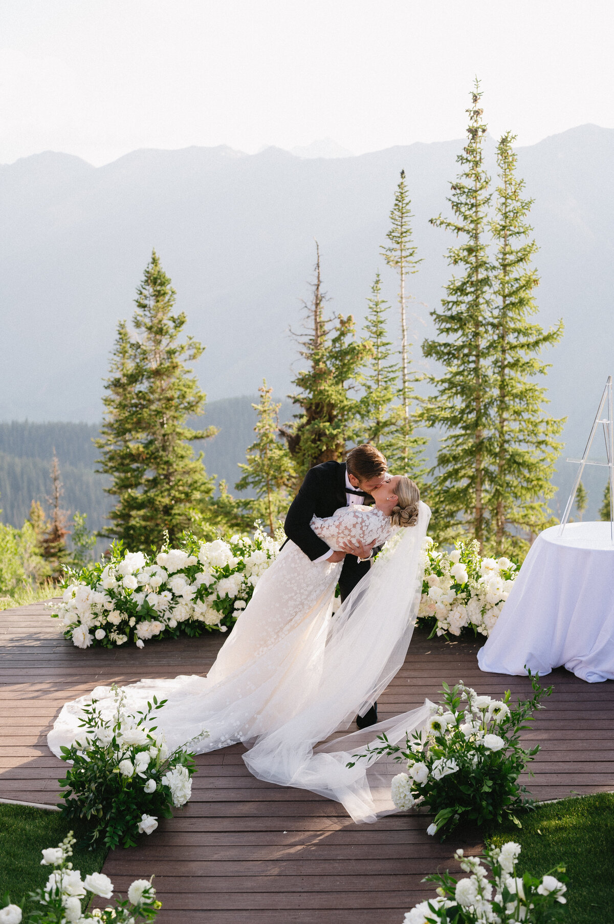 Calluna-Events-Aspen-Wedding-Deck-First-Kiss