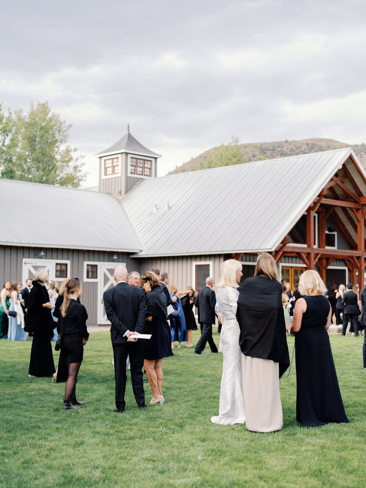 haley-jason-wedding-guests-01