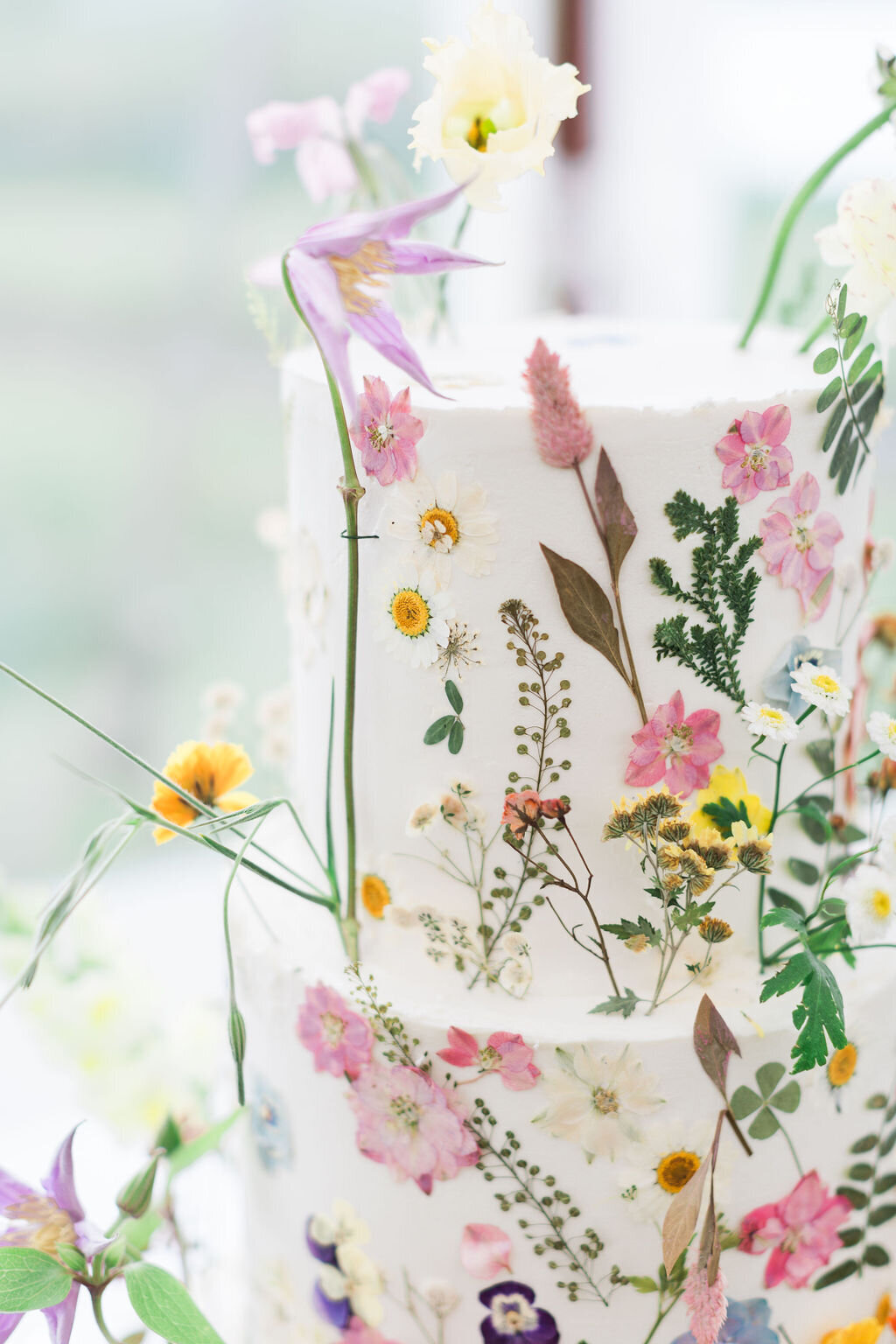 wildflower cake design details