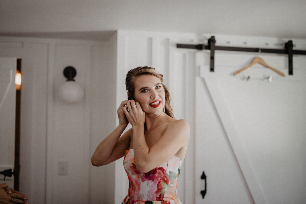 bride-getting-ready-upstate