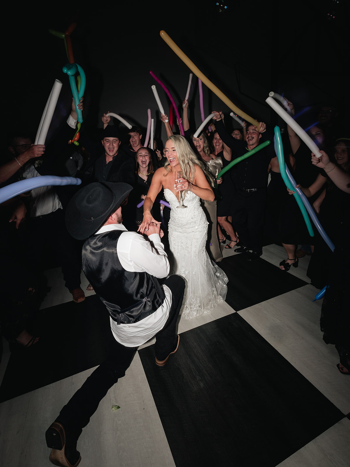 2025-10-11_DykesWeddingPreviews_MollyMurphyPhotography-140