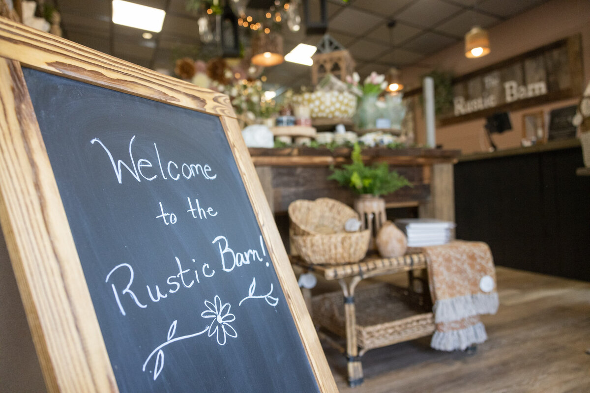 Rustic Barn_Branding Home Decor Store-1
