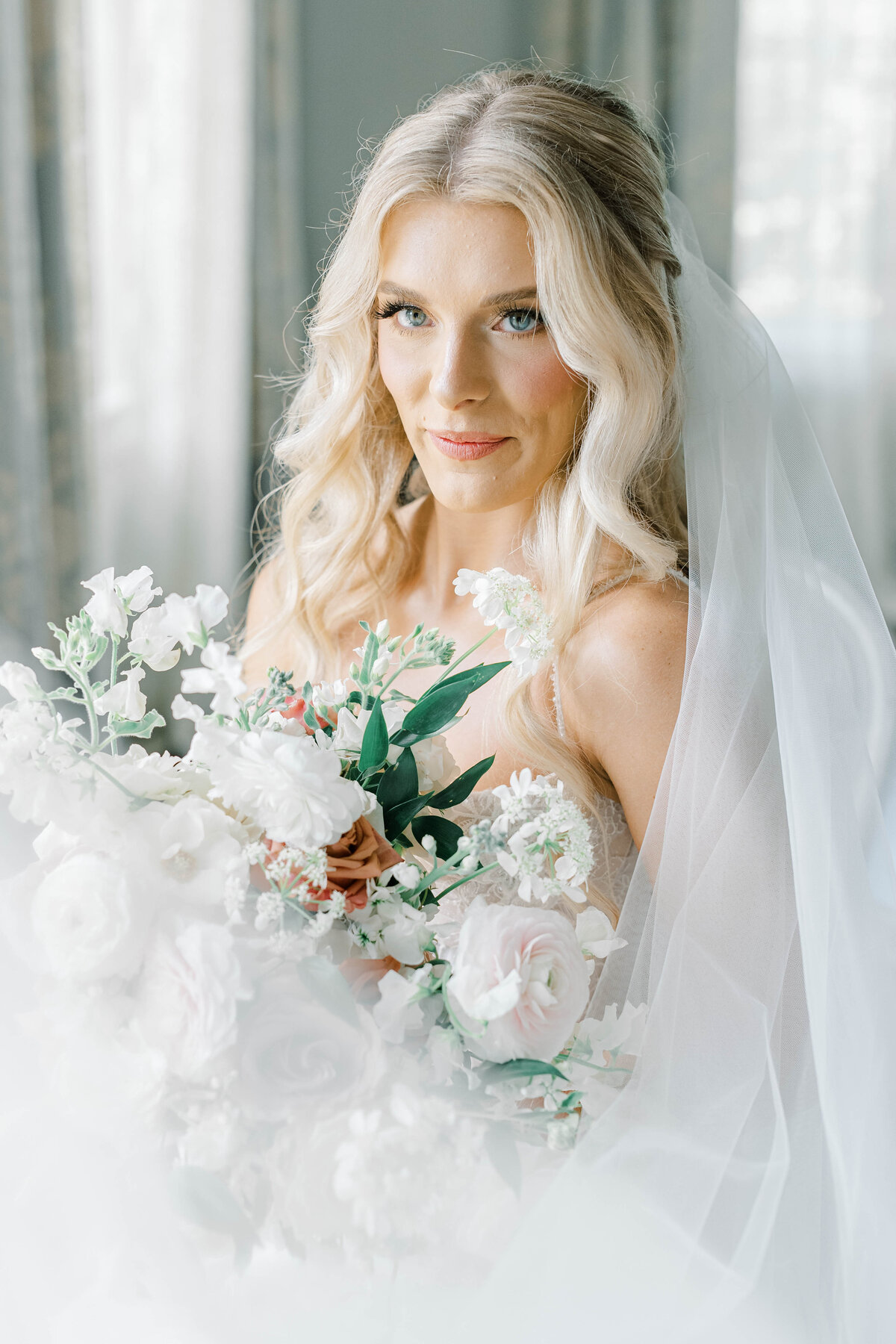 Caitlyn_and_Joe_Sneak_MTA-54