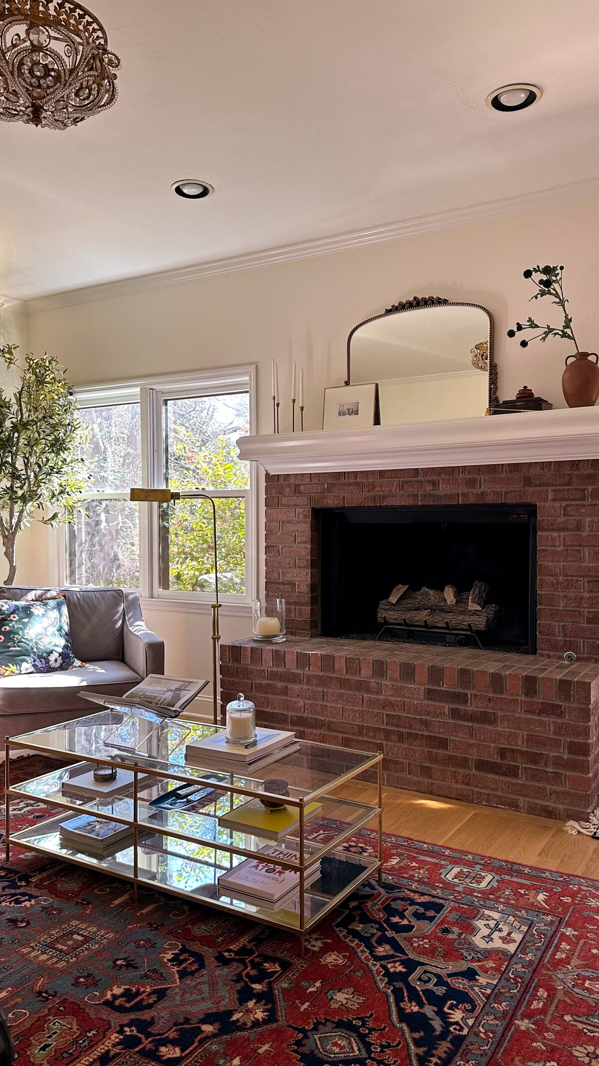 warm-living-room-modern-rug
