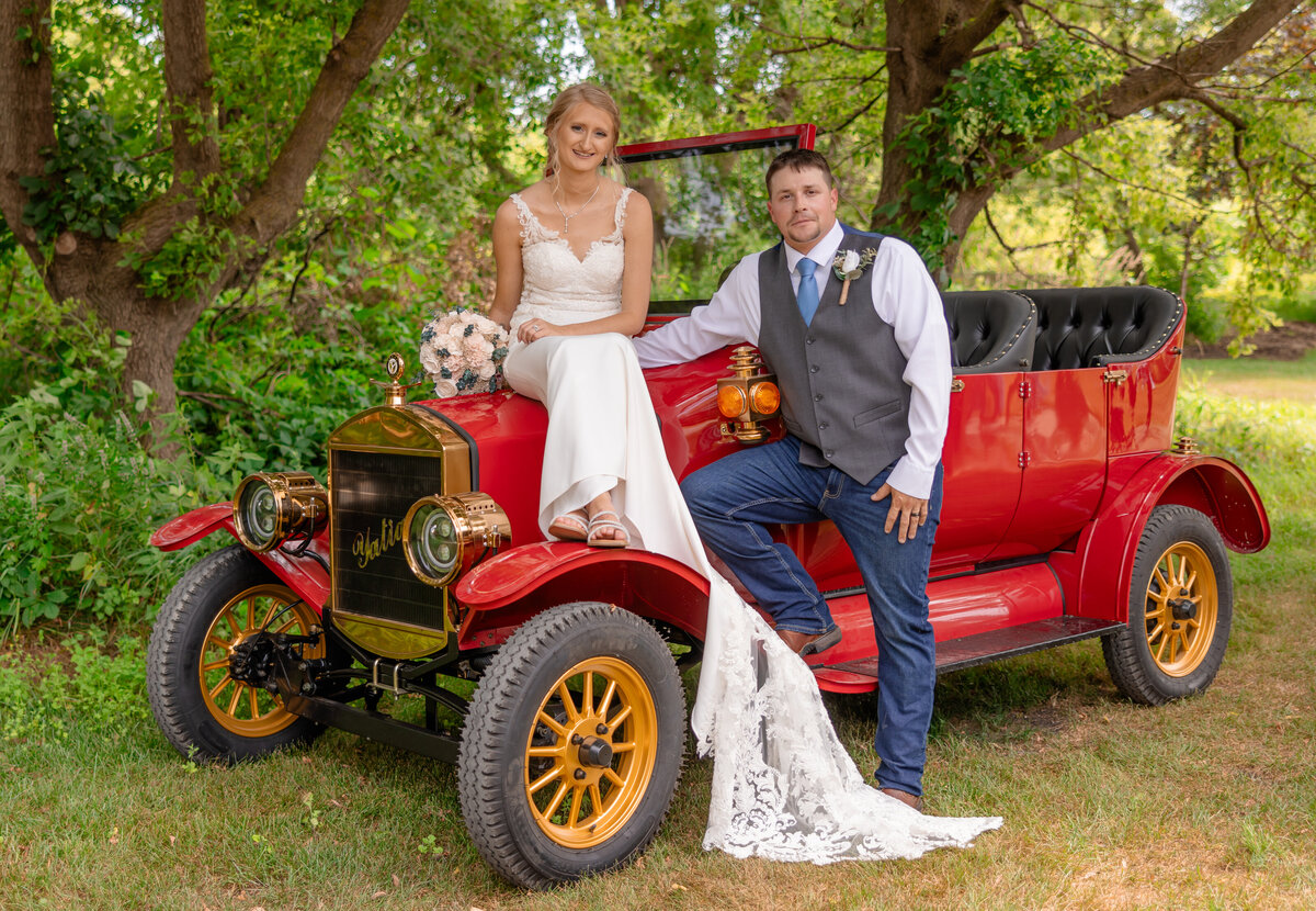 Taylor & Jenna Wedding Picture - DVX10531_