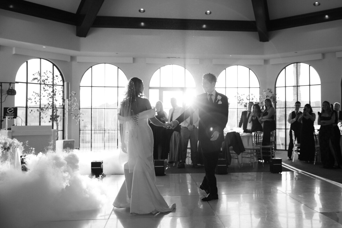 117_riskyexposure_marley-simon_las-vegas-elopement-photography