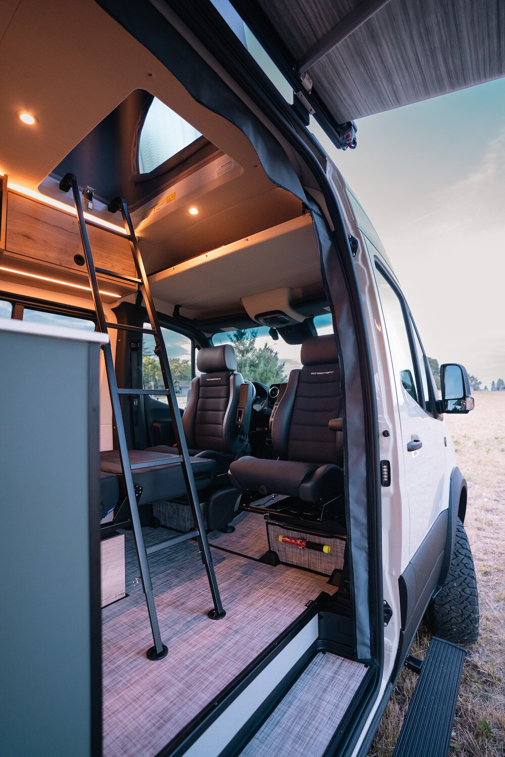2_ViaViator_BenchmarkVehiclesViaViator_BenchmarkVehicles_DSC4937