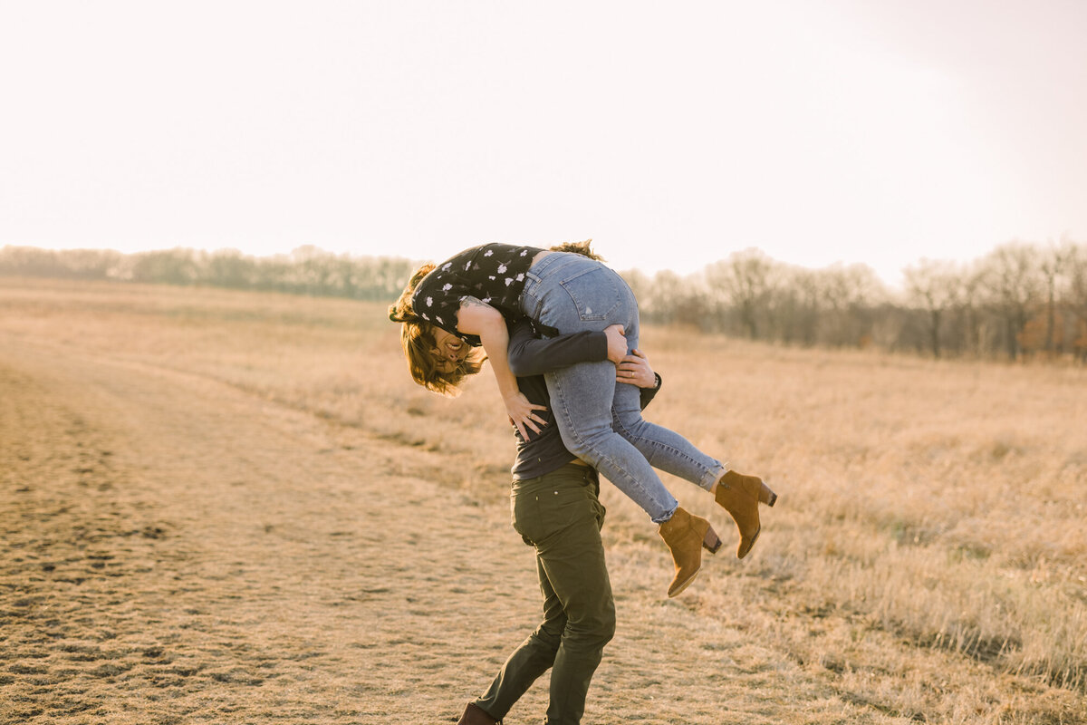 A beautiful sunset engagement session at Fort Sheridan Forest Preserve