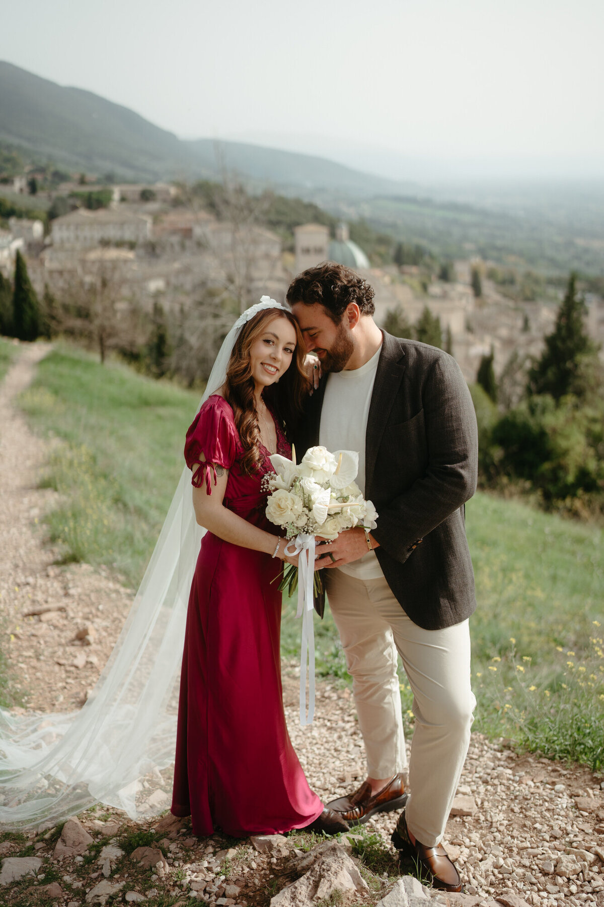 the_chaffins_international_destination_wedding_elopement_photographers_sammie_chaffin_micah_editorial_adventure_photos_travel_tuscany_italy_34