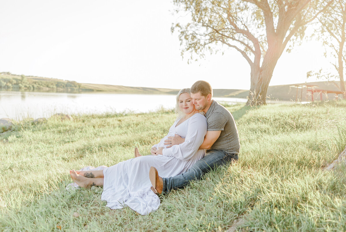 joy-ranch-maternity-session-florence-sd (60)