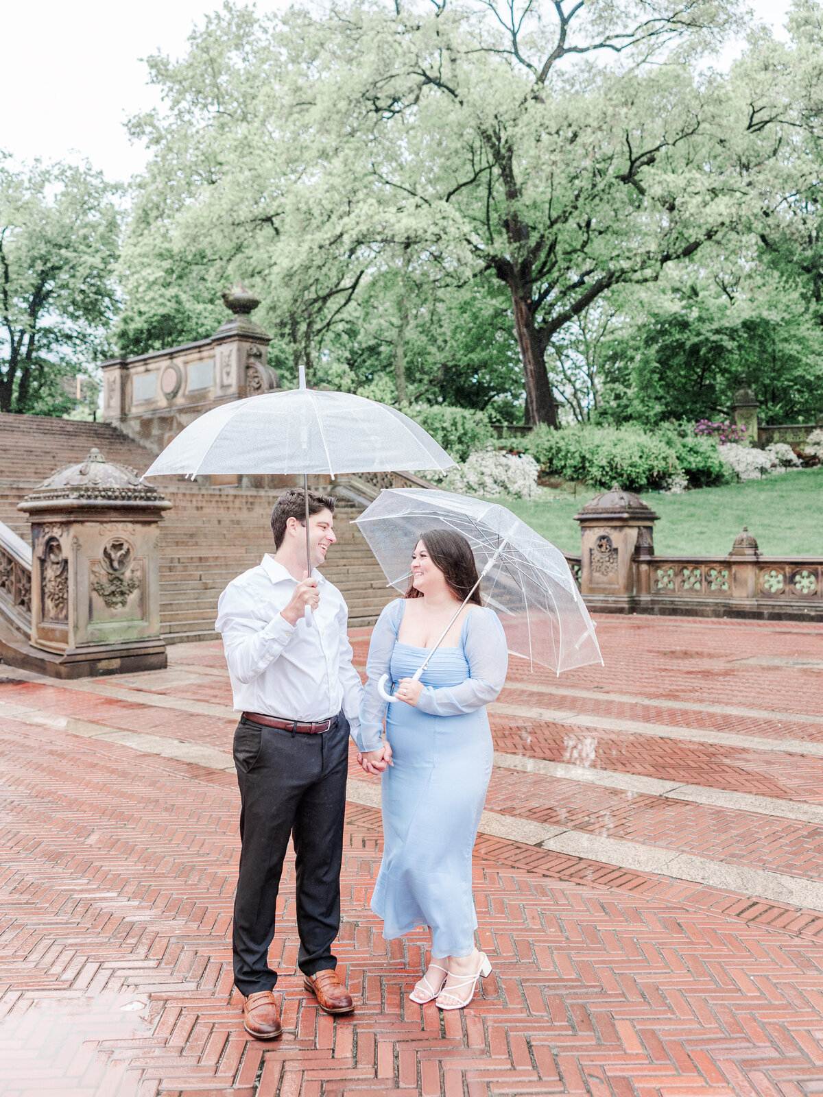 brittany-graf-photography-katie-mattingly-new-york-central-park-public-library-engagement-session-22