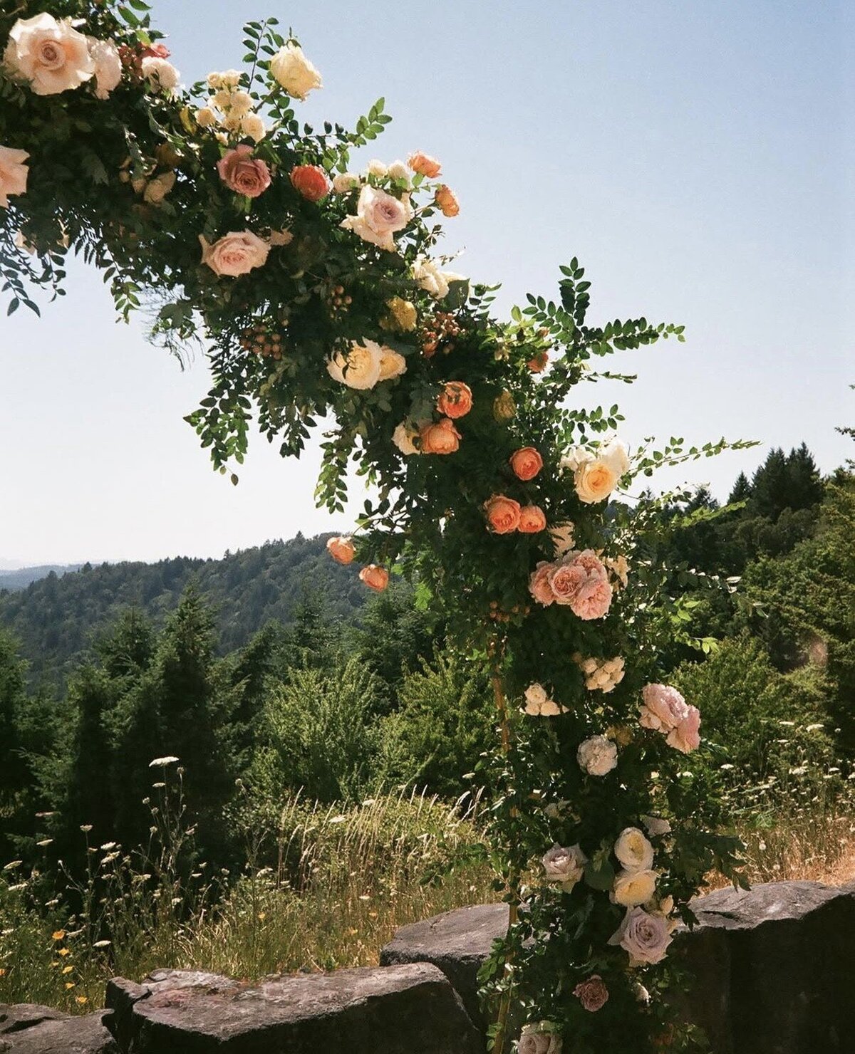 lushweddingfloweres