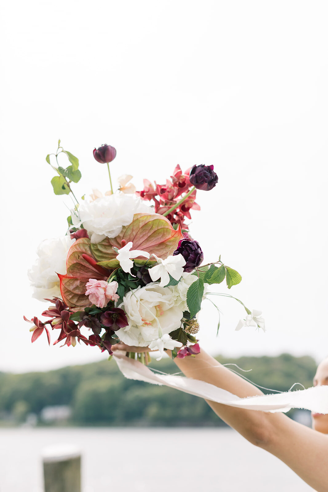 wedding-flowers-burgundy-coastal