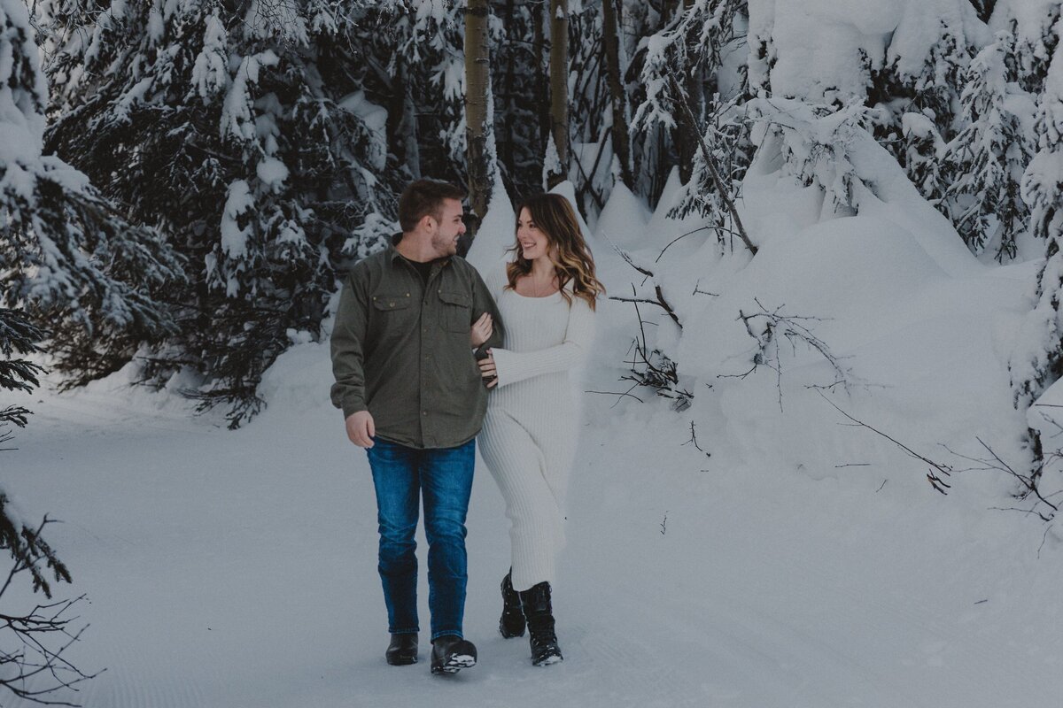 8AlaskaEngagementJessica & Daniel