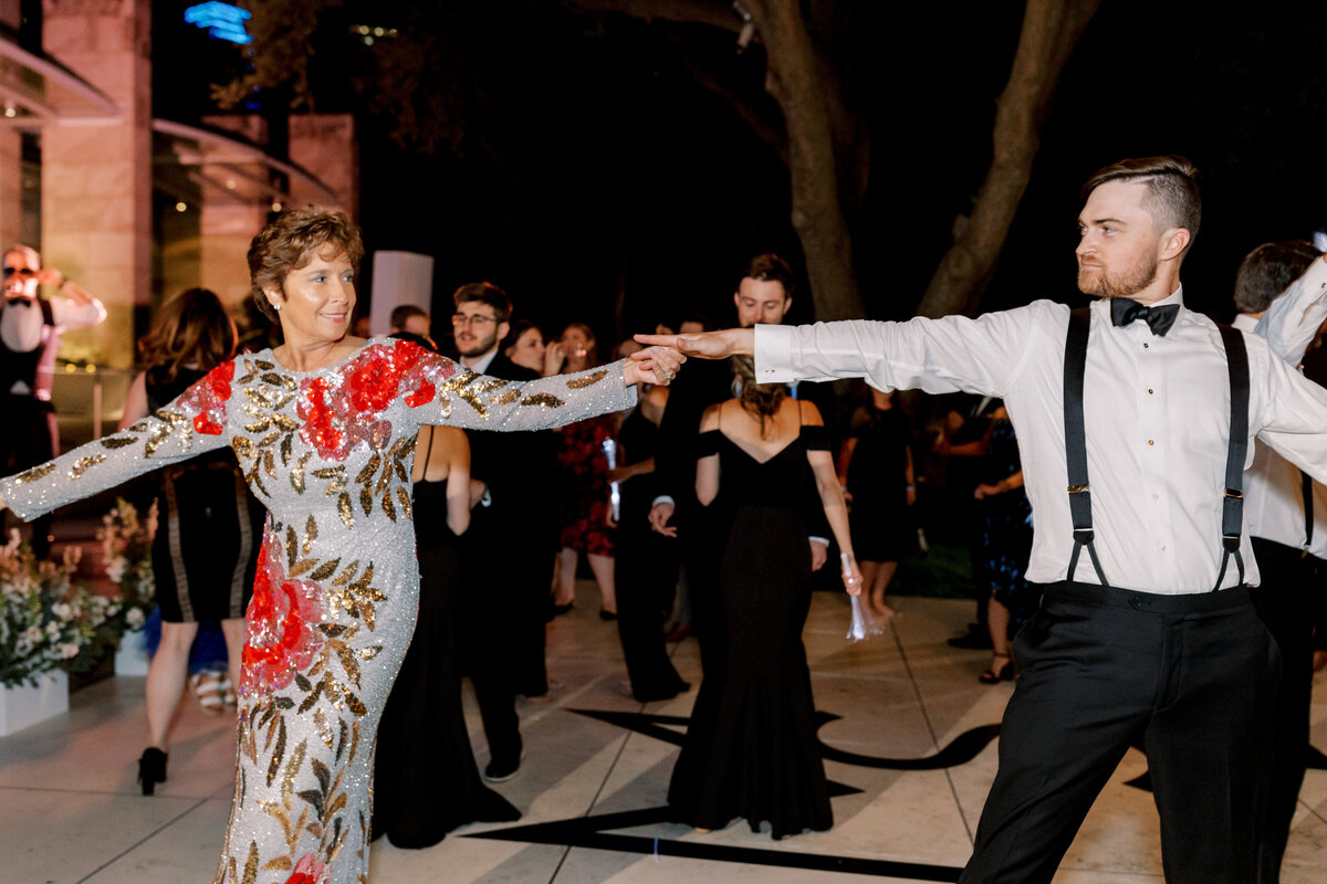 Mckenzie-and-Luther-Wedding-Preview-Emily-Nicole-Photo-167