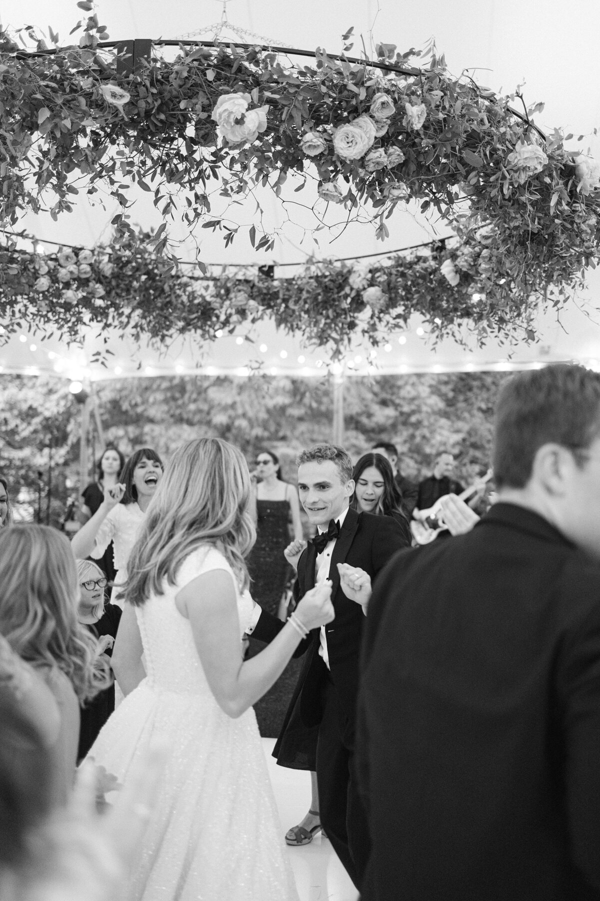 connecticut-backyard-tented-wedding-photo_0057