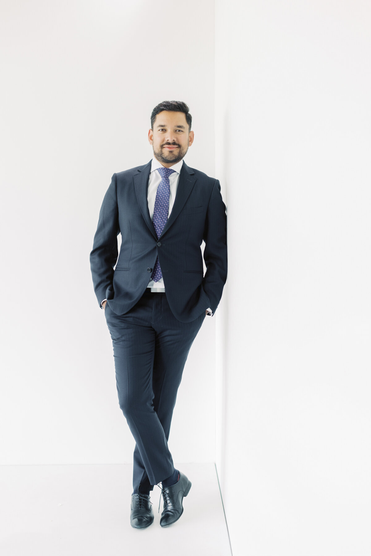 Freitag-Photo-in-headshot-studio-Mark-Schofield-9