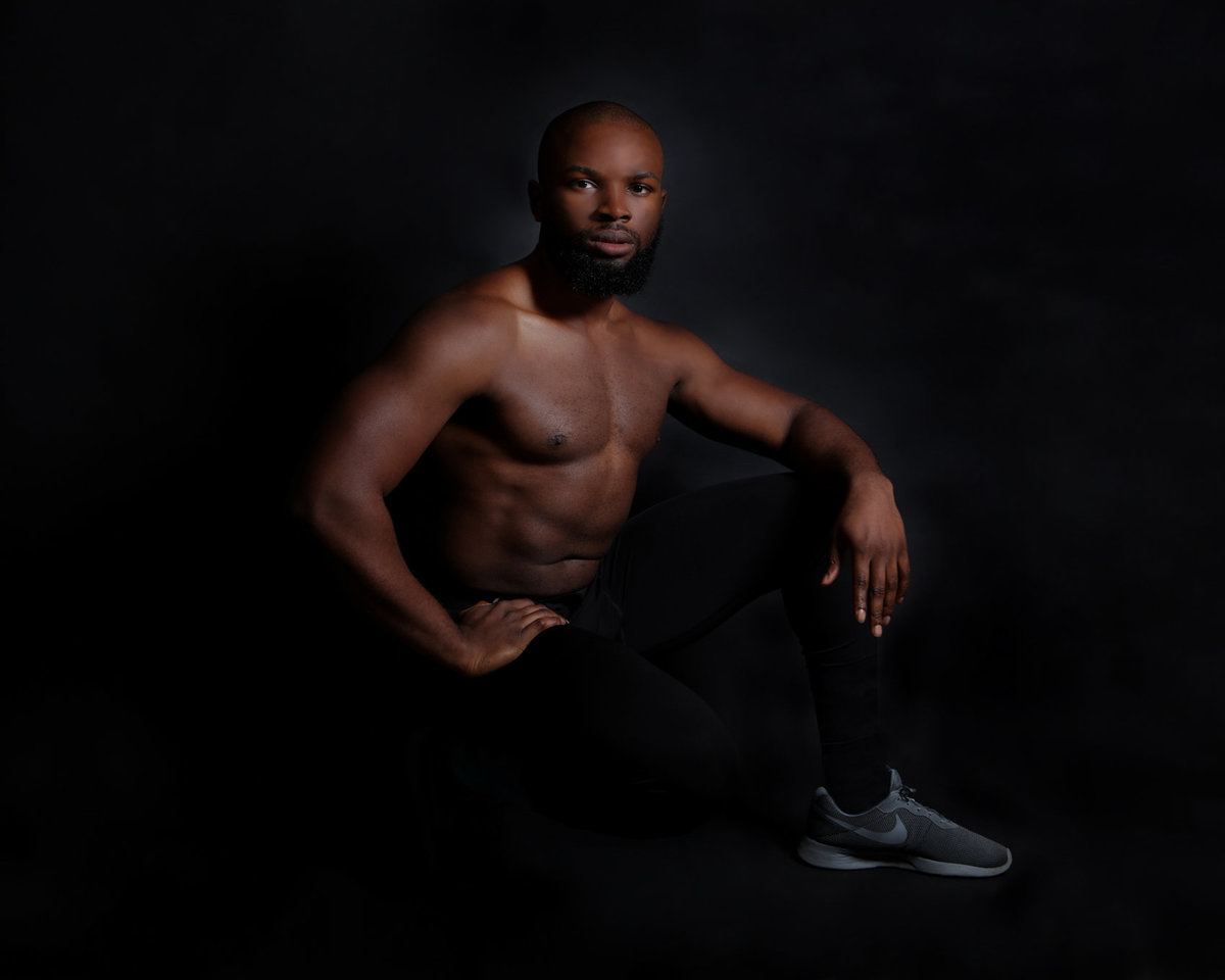 In-Studio Fitness Photoshoot with a Dramatic Black Backdrop at Lisa DeNeffe Photography