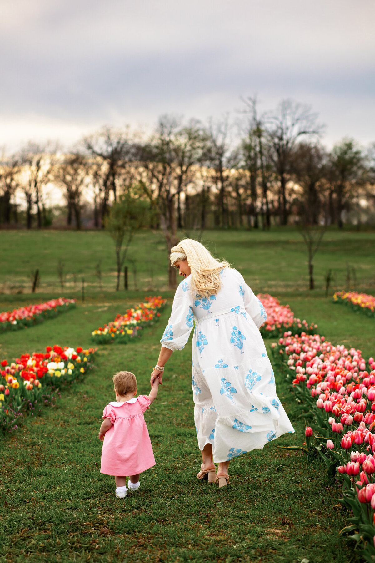 Bentonville Arkansas motherhood photographer, motherhood portraits near me, mommy + me photography NW Arkansas