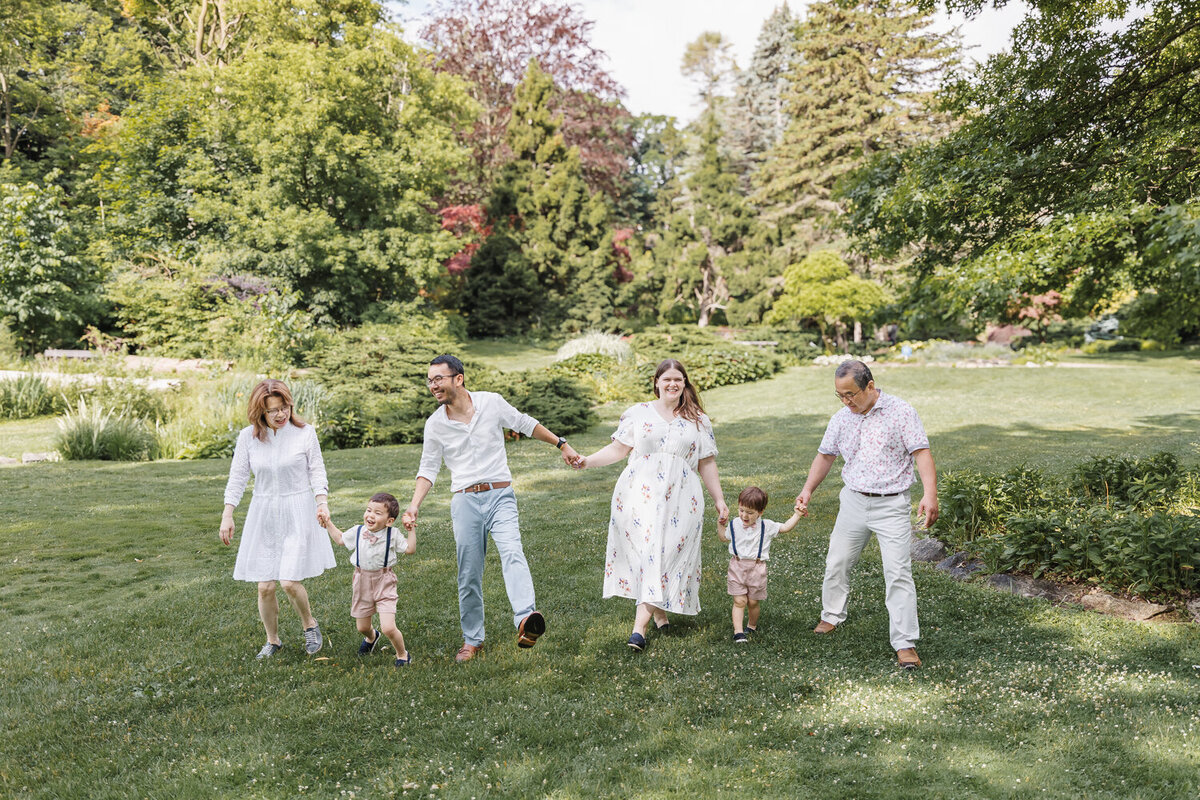 Toronto-family-Photographer-James-Gardens-2