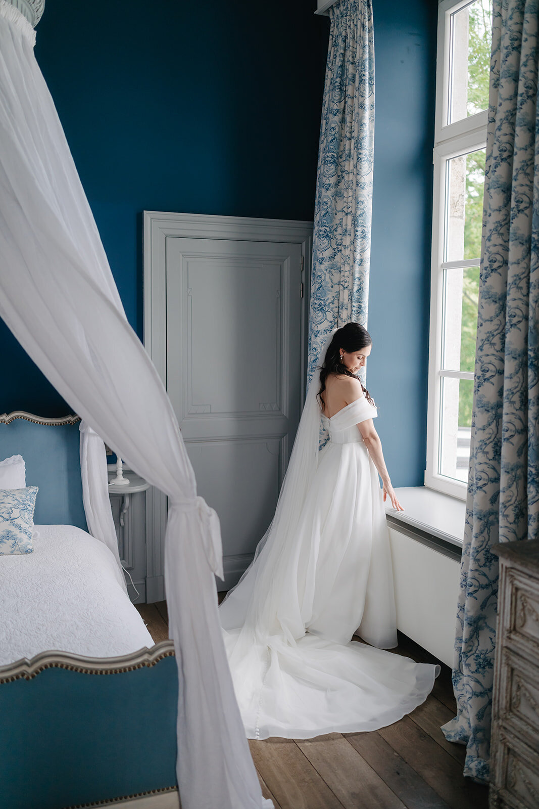 MorganeBallPhotography-Wedding-IlonaAndrew-Part01-03-GettingReadyIlona-202-1916
