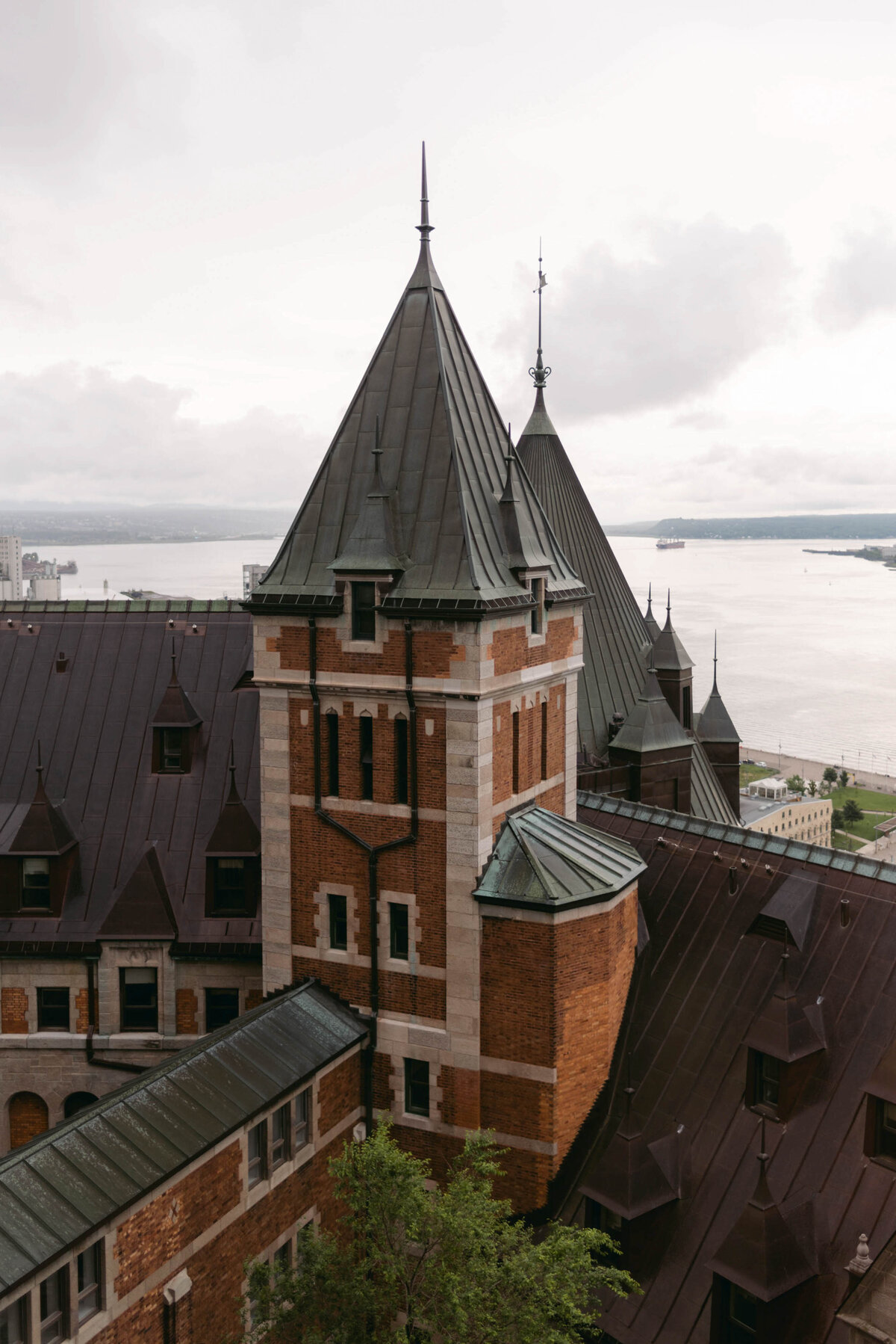 515-Chateau-Frontenac-Quebec-City-Canada-Shantel-Jeff-McCain-Wedding-44