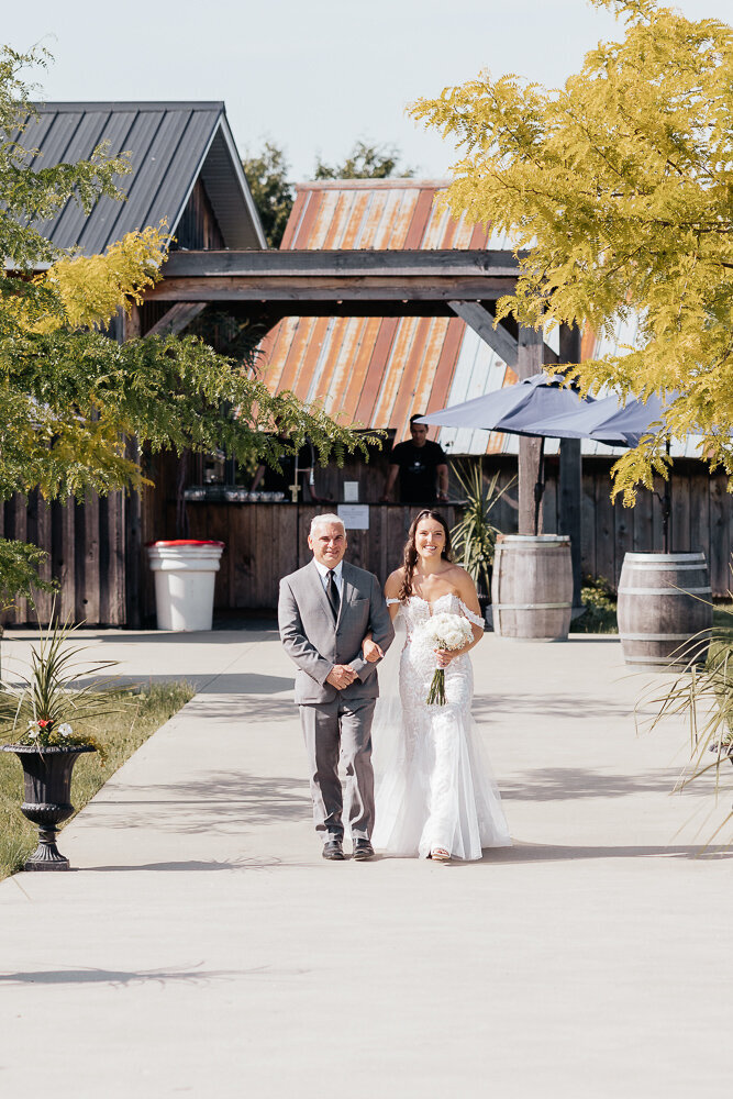 Vignoble de la Bauge Wedding - Emma Persi Photography-14
